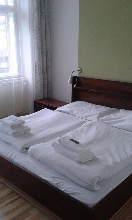 Hotel Saloon Zlín Quarto foto